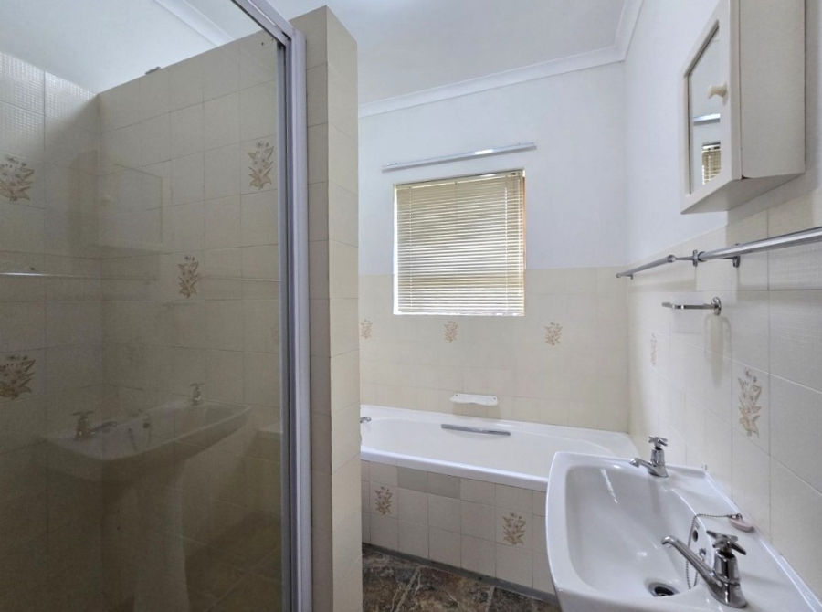 4 Bedroom Property for Sale in Noorsekloof Eastern Cape